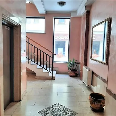 شقة Modern Italia - 100m Main Square - Parking And Lift فروتسواف