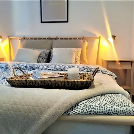 شقة Modern Italia - 100m Main Square - Parking And Lift