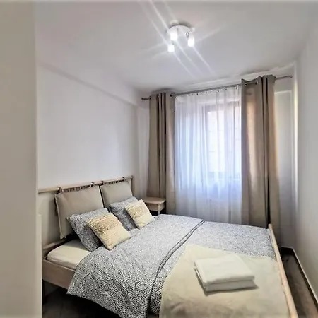 Modern Italia - 100m Main Square - Parking And Lift