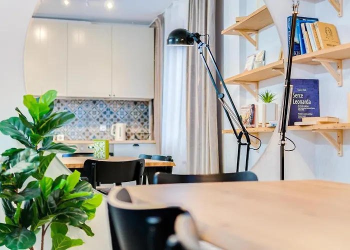 公寓 Modern Italia - 100m Main Square - Parking And Lift *