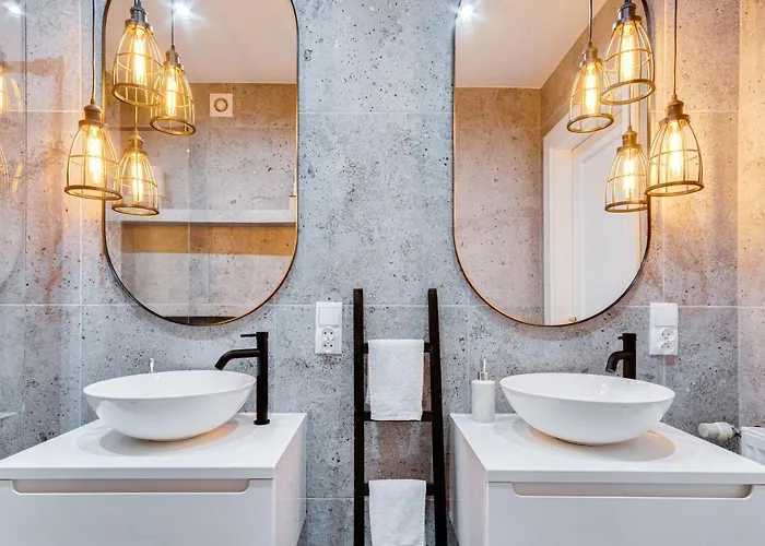 公寓 Modern Italia - 100m Main Square - Parking And Lift *